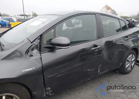 2016 Toyota Prius Four z USA, uszkodzony, nr VIN JTDKARFU9G3010152